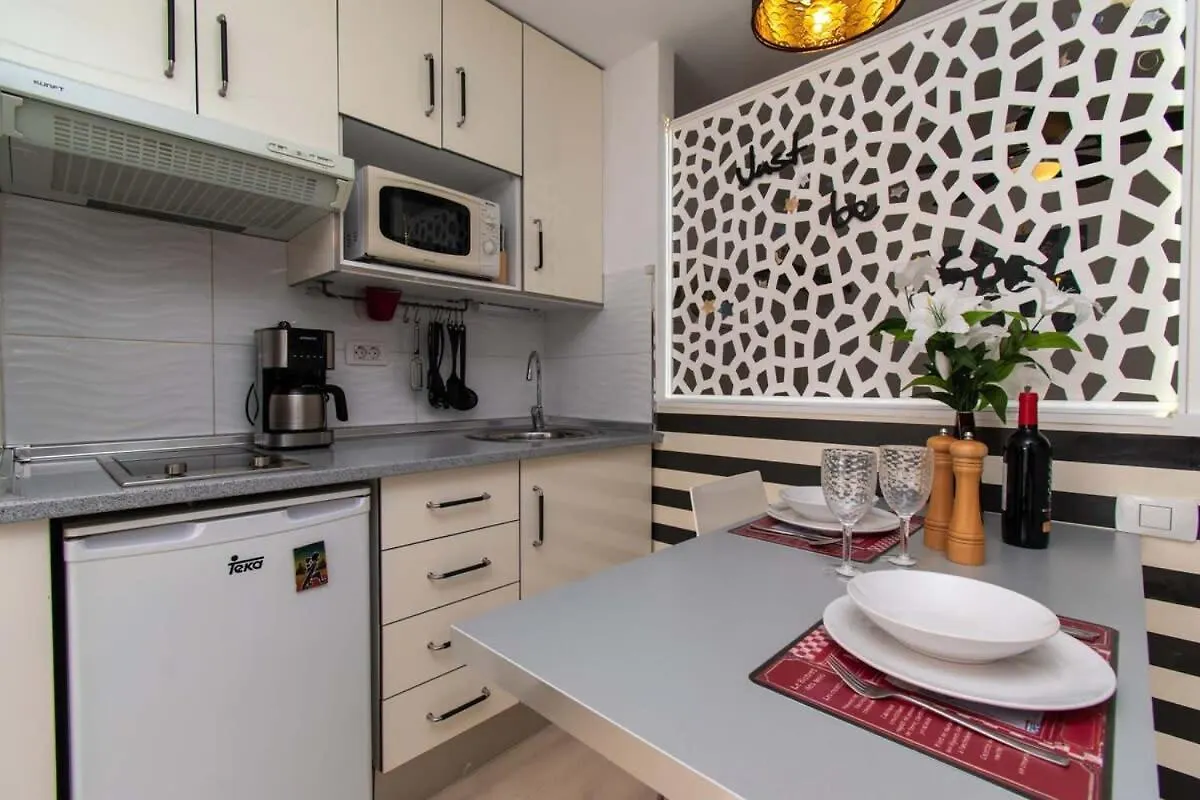 Appartement Borinquen 1 - Studio With Amazing Sea And Pool Views Playa Feñabe Spanje